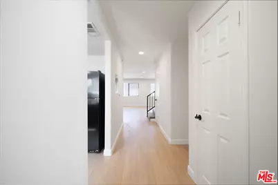 5327 Lexington Ave #B, Los Angeles, CA 90029 - Photo 1