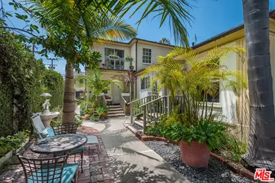 8950 Burton Way, Beverly Hills, CA 90211 - Photo 1