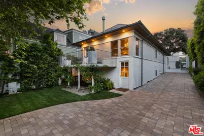 128 Wadsworth Ave, Santa Monica, CA 90405 - Photo 1