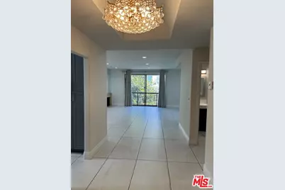 125 N Gale Dr #203, Beverly Hills, CA 90211 - Photo 1