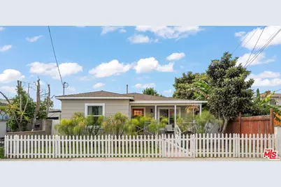 457 W 14th St, San Pedro, CA 90731 - Photo 1