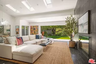 3804 Woodcliff Rd, Sherman Oaks, CA 91403 - Photo 1