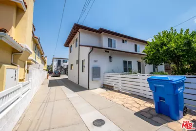 2107 Pullman Ln #G, Redondo Beach, CA 90278 - Photo 1
