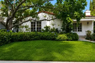 220 S Palm Dr, Beverly Hills, CA 90212 - Photo 1