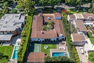820 N Roxbury Dr, Beverly Hills, CA 90210 - Photo 1