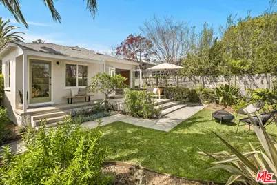 2477 Walnut Ave, Venice, CA 90291 - Photo 1