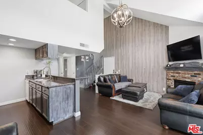15946 Vanowen St #209, Los Angeles, CA 91406 - Photo 1
