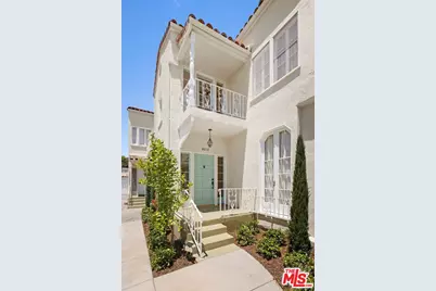 2011 N Beachwood Dr, Los Angeles, CA 90068 - Photo 1
