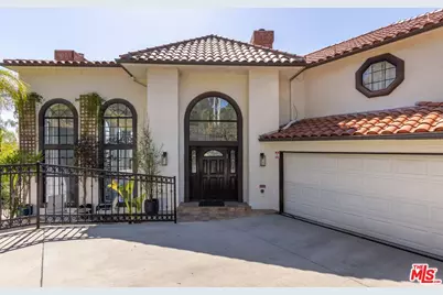 2651 La Cuesta Dr, Los Angeles, CA 90046 - Photo 1
