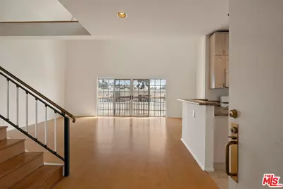 923 Euclid St #302, Santa Monica, CA 90403 - Photo 1