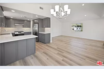 424 Parkman Ave, Los Angeles, CA 90026 - Photo 1