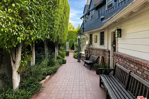 800 Cinthia St, Beverly Hills, CA 90210 - Photo 1