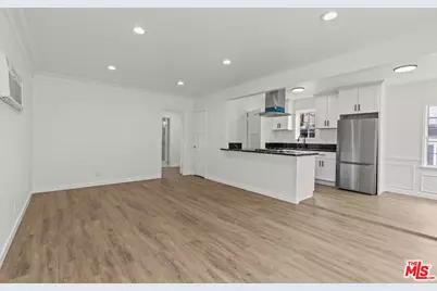 544 N Genesee Ave, Los Angeles, CA 90036 - Photo 1