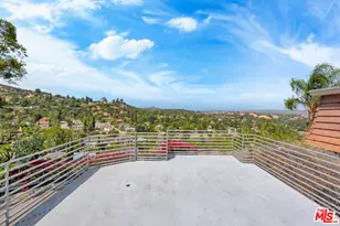 4302 Torreon Dr, Woodland Hills, CA 91364 - Photo 1