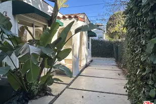 8711 Sherwood Dr, West Hollywood, CA 90069 - Photo 1