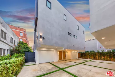 809 N Cherokee Ave #1/2, Los Angeles, CA 90038 - Photo 1