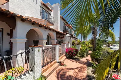 223 S Prospect Ave #5, Redondo Beach, CA 90277 - Photo 1