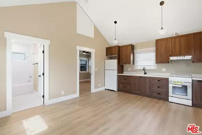 3102 5th Ave #3104, Los Angeles, CA 90018 - Photo 1