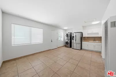 6133 Orchard Ave #B, Huntington Park, CA 90255 - Photo 1