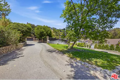 2215 Crescent Ave, Montrose, CA 91020 - Photo 1