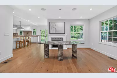 462 Warner Ave, Los Angeles, CA 90024 - Photo 1