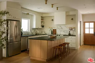 931 S Sycamore Ave, Los Angeles, CA 90036 - Photo 1
