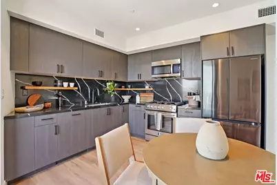 1110 S Spaulding Ave #305, Los Angeles, CA 90019 - Photo 1