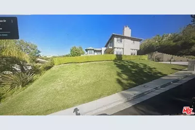 16751 Monte Hermoso Dr, Pacific Palisades, CA 90272 - Photo 1