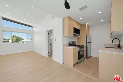 1445 S Sherbourne Dr #15, Los Angeles, CA 90035 - Photo 1