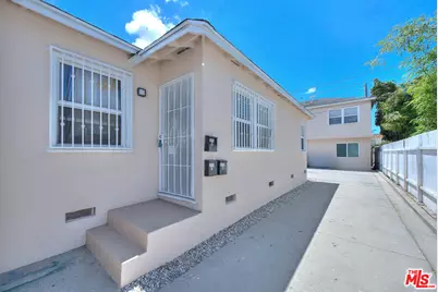 2820 Liberty Blvd #B, South Gate, CA 90280 - Photo 1