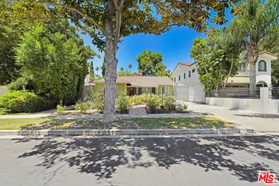 13143 Bloomfield St, Sherman Oaks, CA 91423 - Photo 1