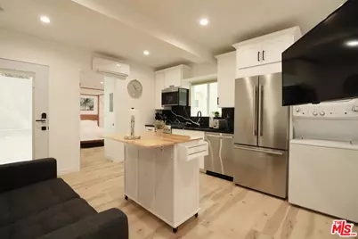 9040 Phyllis Ave #C, West Hollywood, CA 90069 - Photo 1