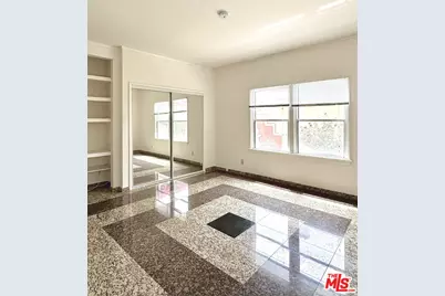121 N Swall Dr #4, Beverly Hills, CA 90211 - Photo 1