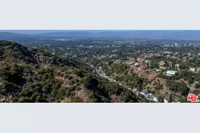 17158 Clemons Dr, Encino, CA 91436 - Photo 1