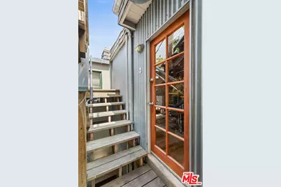 24 Westminster Ave #4, Venice, CA 90291 - Photo 1