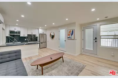 9042 Phyllis Ave #B, West Hollywood, CA 90069 - Photo 1