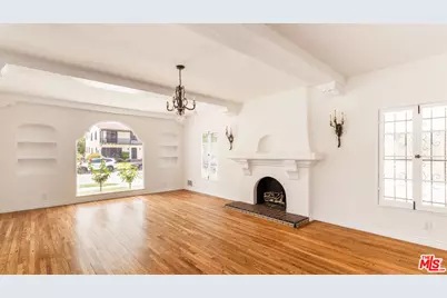 1063 S Genesee Ave, Los Angeles, CA 90019 - Photo 1