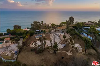 22560 Carbon Mesa Rd, Malibu, CA 90265 - Photo 1