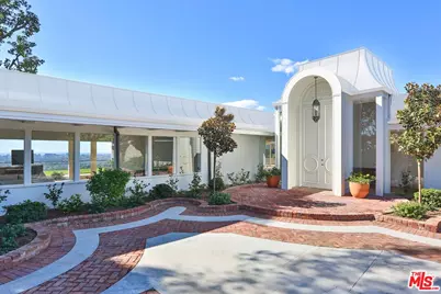 1174 N Hillcrest Rd, Beverly Hills, CA 90210 - Photo 1