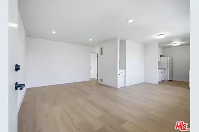 1701 Westmoreland Blvd #18, Los Angeles, CA 90006 - Photo 1