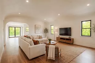 7170 Rosewood Ave, Los Angeles, CA 90036 - Photo 1