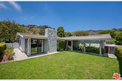 1231 El Hito Cir, Pacific Palisades, CA 90272 - Photo 1