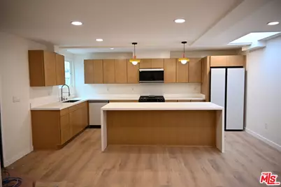 1000 S Sherbourne Dr #1008, Los Angeles, CA 90035 - Photo 1