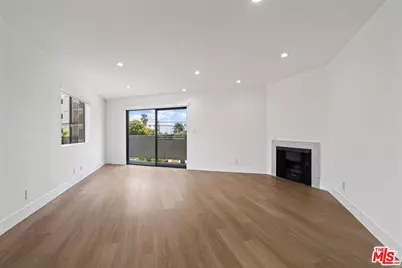 3939 Moore St #106, Los Angeles, CA 90066 - Photo 1