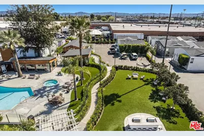 8250 Lankershim Blvd #23, North Hollywood, CA 91605 - Photo 1