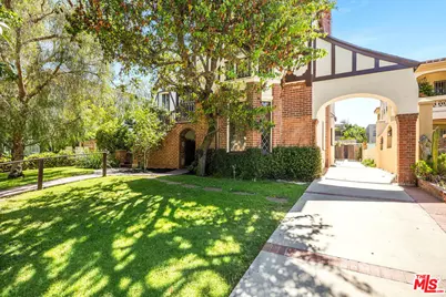 1064 S Ogden Dr, Los Angeles, CA 90019 - Photo 1