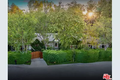 19012 Dorlon Dr, Tarzana, CA 91356 - Photo 1