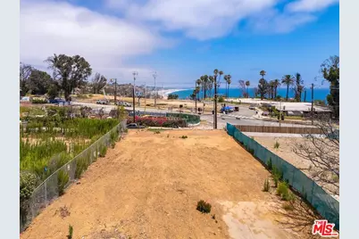 17034 Livorno Dr, Pacific Palisades, CA 90272 - Photo 1