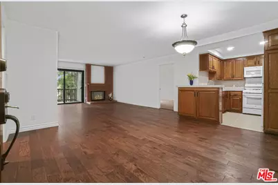 8512 Tuscany Ave #302, Playa del Rey, CA 90293 - Photo 1