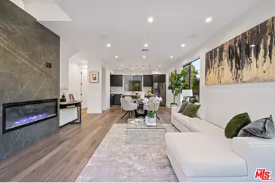 18315 Collins St, Tarzana, CA 91356 - Photo 1
